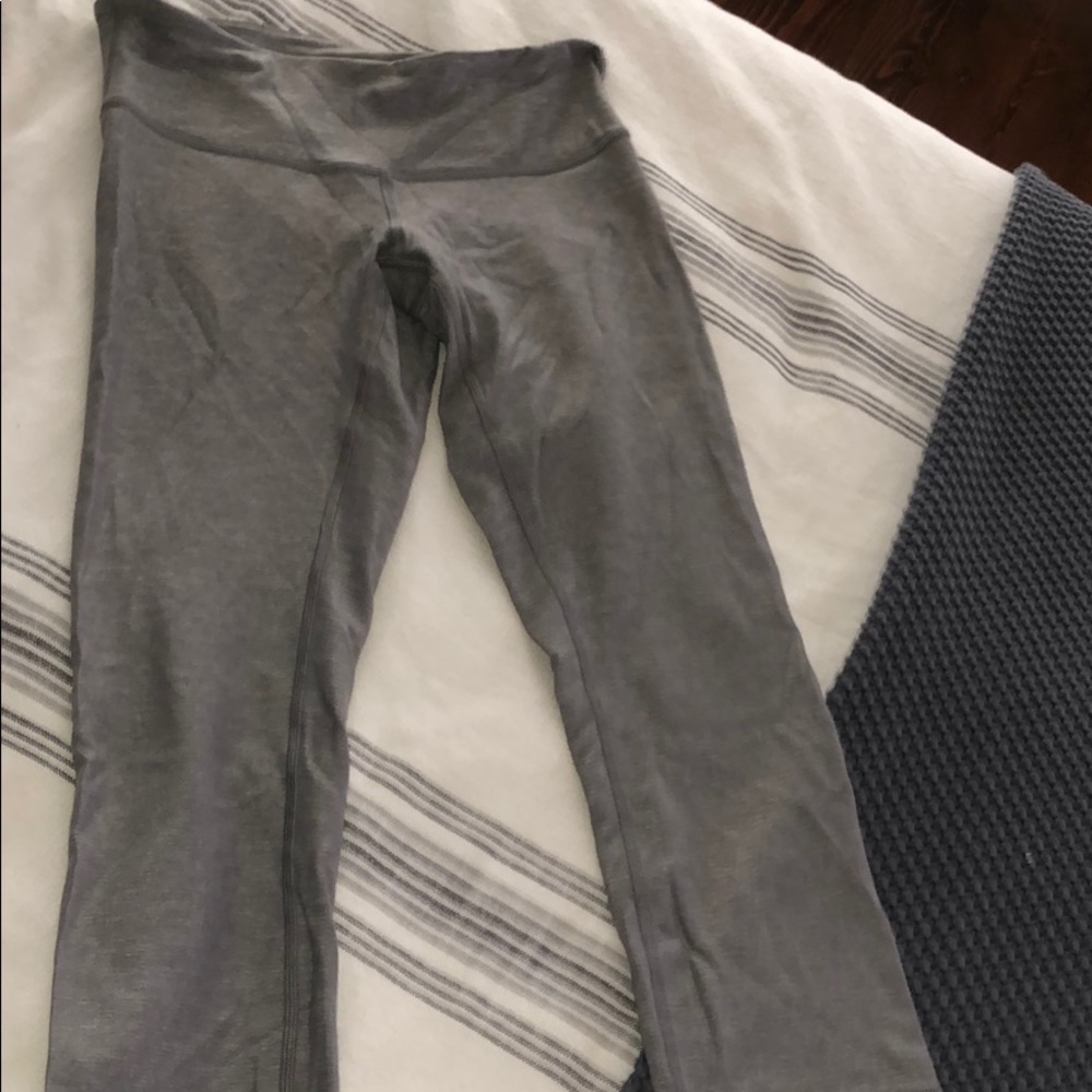 Lululemon cropped grey leggings. Slightly worn.